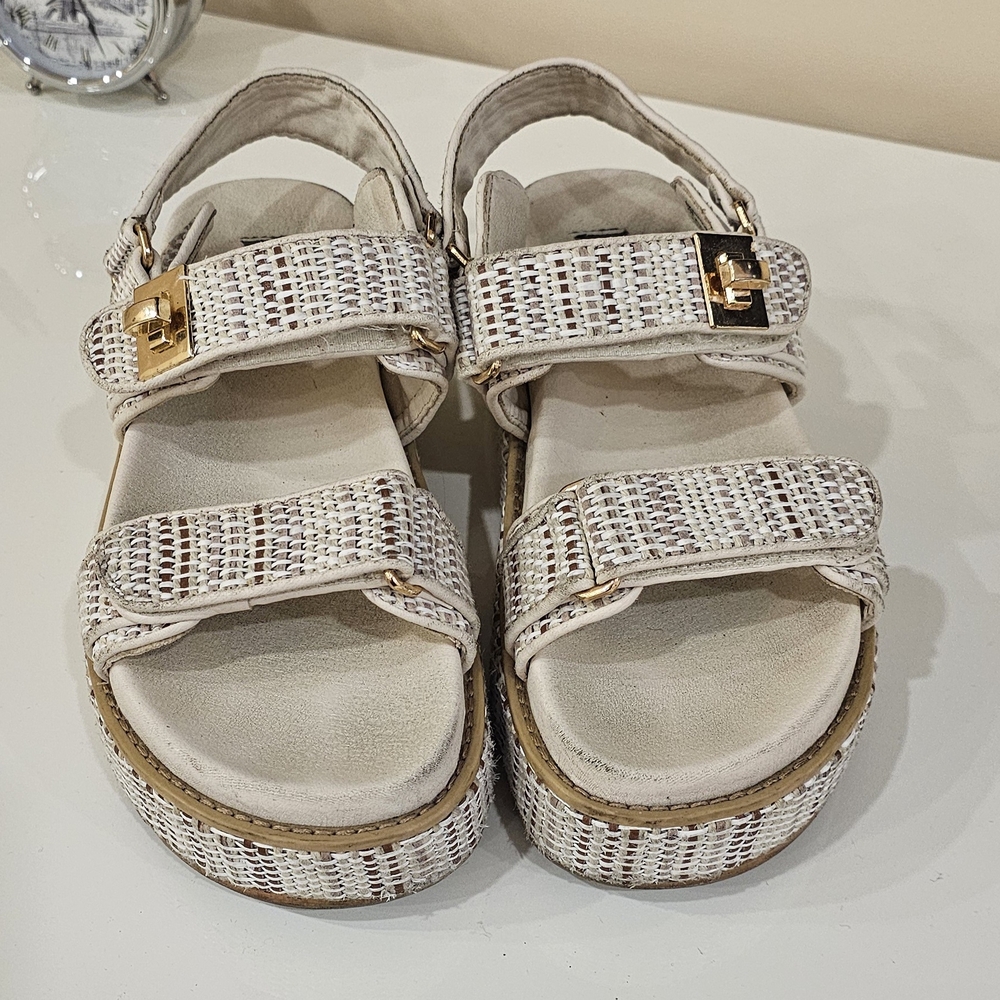 Stve Madden Cream Sandals
